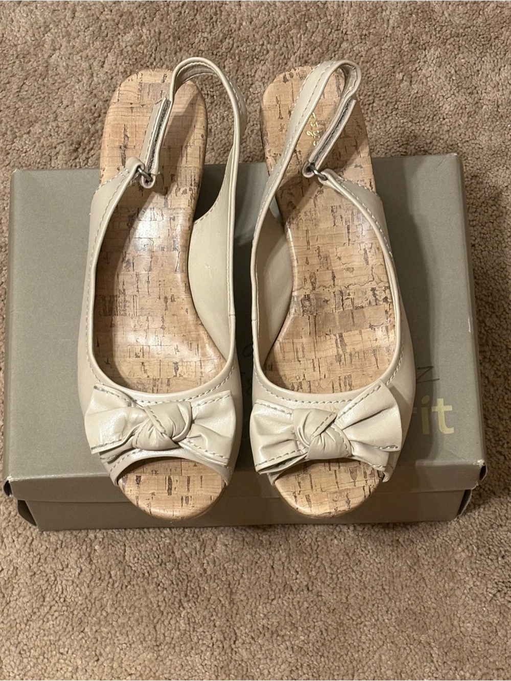 Easy Spirit Cream Peep-Toe Slingback Wedge Sandals with Bow - Sz 9